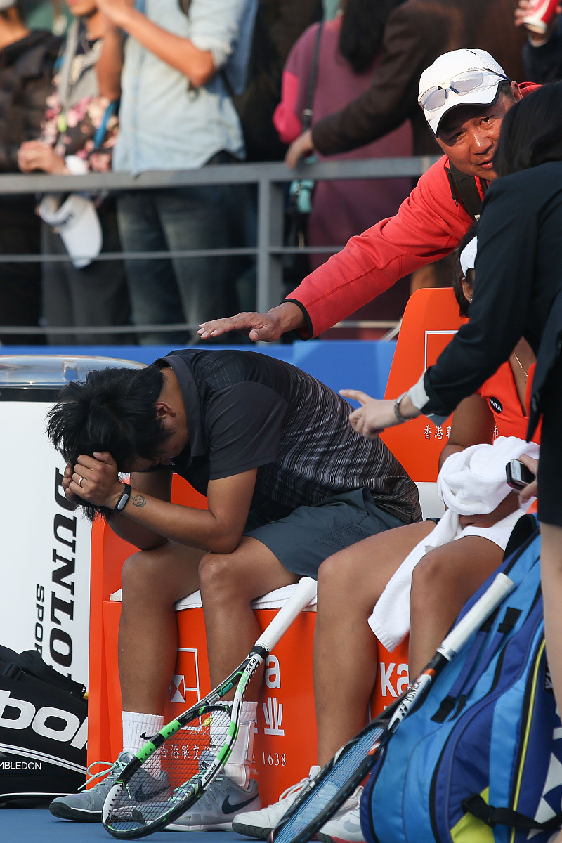 老鹰队惨遭逆转,客场不敌对手遭惨败 老鹰队惨遭逆转,客场不敌对手遭惨败