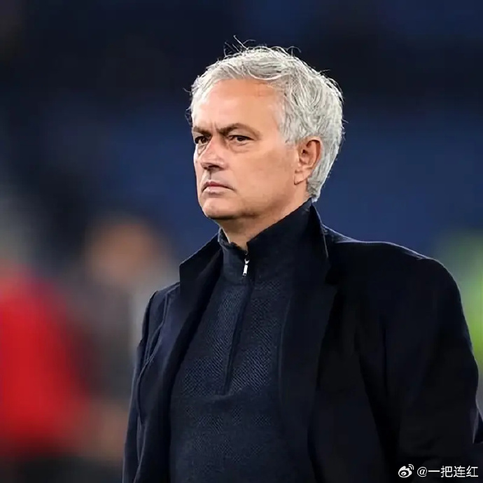 穆里尼奥带领切尔西豪取大胜,球队信心高涨 穆里尼奥带领切尔西豪取大胜,球队信心高涨