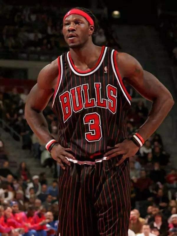 公牛遭遇重伤打击,赛季前景蒙上阴影 公牛遭遇重伤打击,赛季前景蒙上阴影