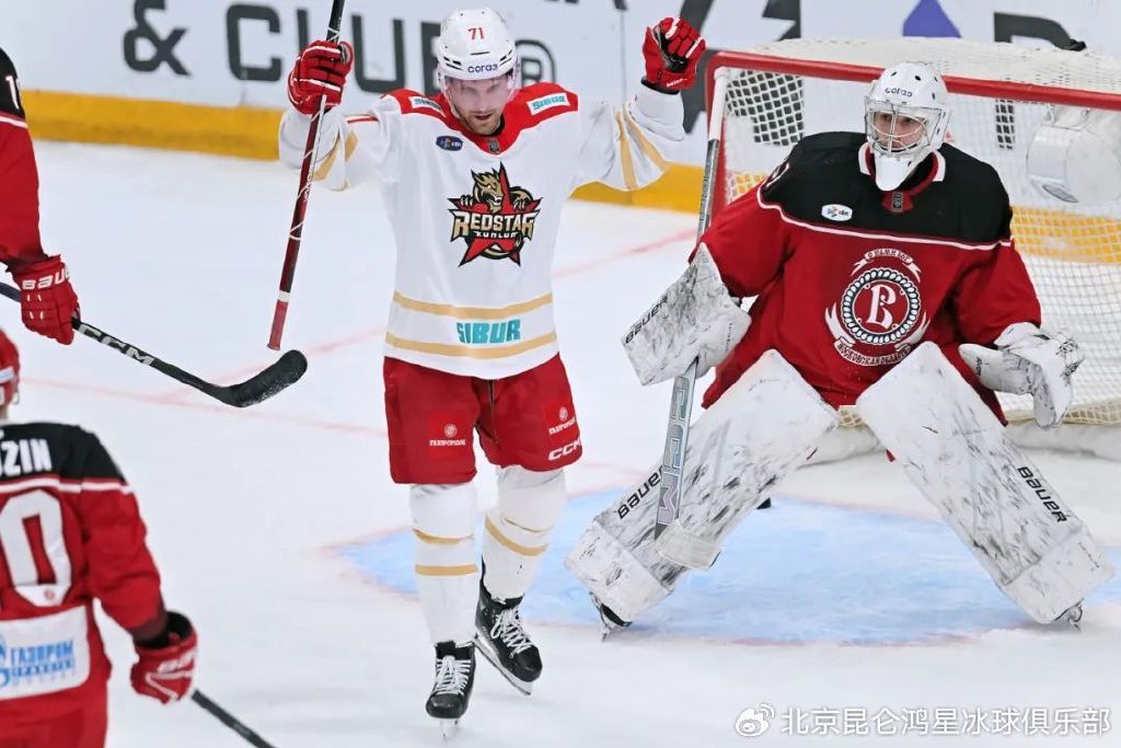 曼联大胜诺里奇,豪取三分重回胜利轨道 曼联大胜诺里奇,豪取三分重回胜利轨道