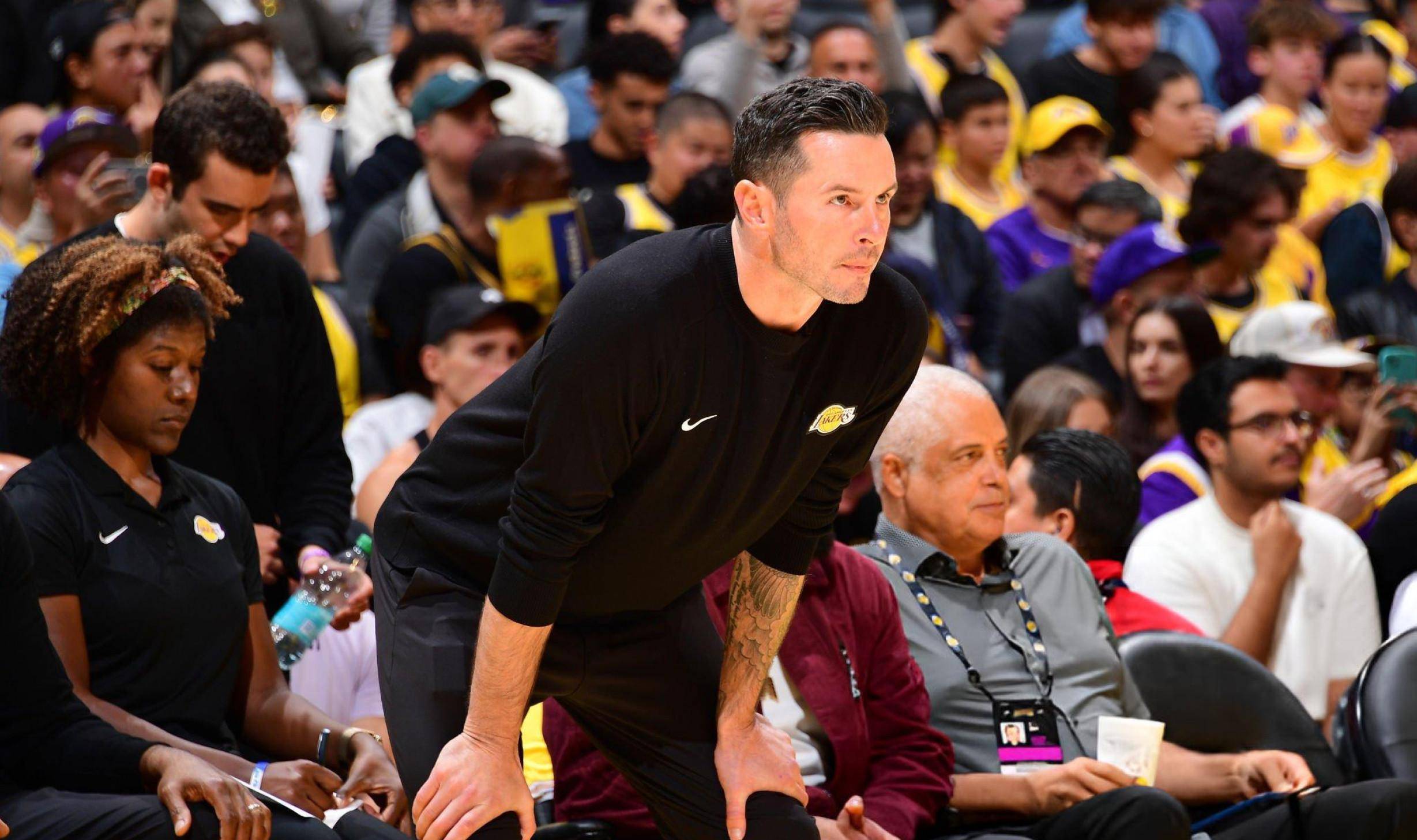 破解对手战术,篮球教练大显身手搏杀 破解对手战术,篮球教练大显身手搏杀