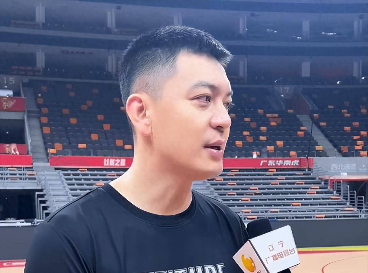 破解对手战术,篮球教练大显身手搏杀 破解对手战术,篮球教练大显身手搏杀