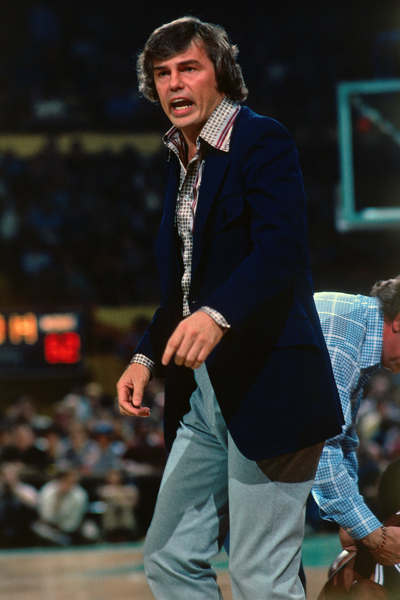 经验老到的球员在比赛中展示出色表现 经验老到的球员在比赛中展示出色表现