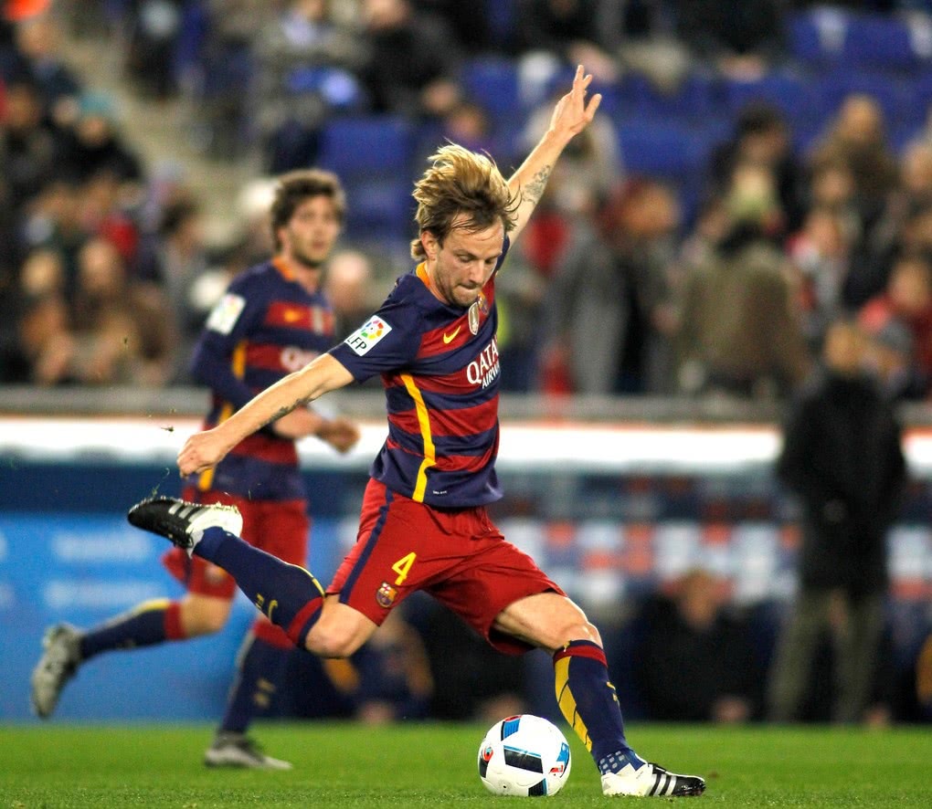 斯洛伐克惨败,晋级机会渺茫 斯洛伐克惨败,晋级机会渺茫