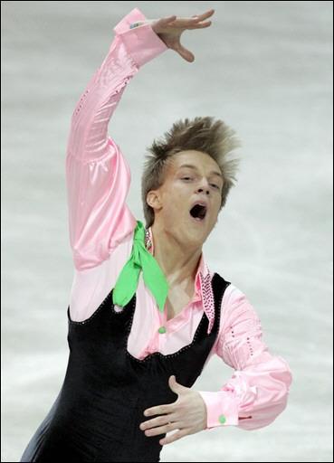 捷克射击选手冷静应对,领先夺金 捷克射击选手冷静应对,领先夺金