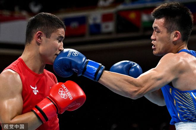 击败对手:拔河选手气力无敌 击败对手:拔河选手气力无敌