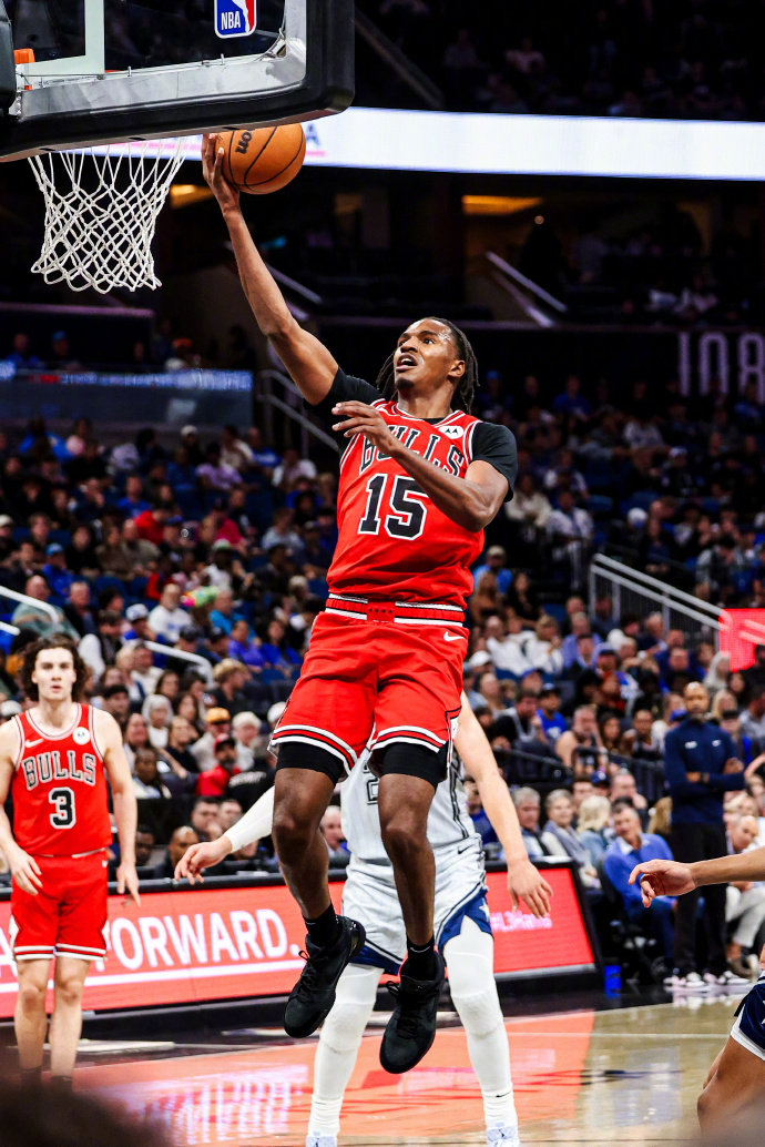 公牛主场告捷,战胜魔术赢得大胜 公牛主场告捷,战胜魔术赢得大胜