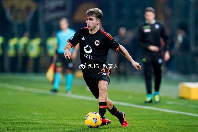 罗马队员受伤送医,无法参加未来几场比赛 罗马队员受伤送医,无法参加未来几场比赛