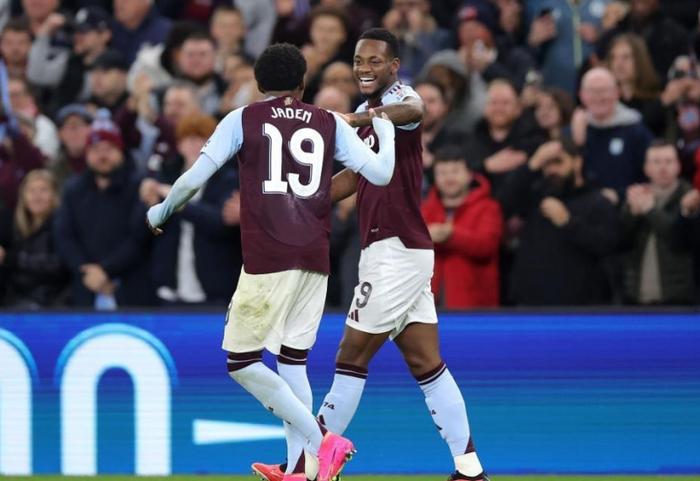 阿斯顿维拉大胜曼联,球队士气大涨 阿斯顿维拉大胜曼联,球队士气大涨