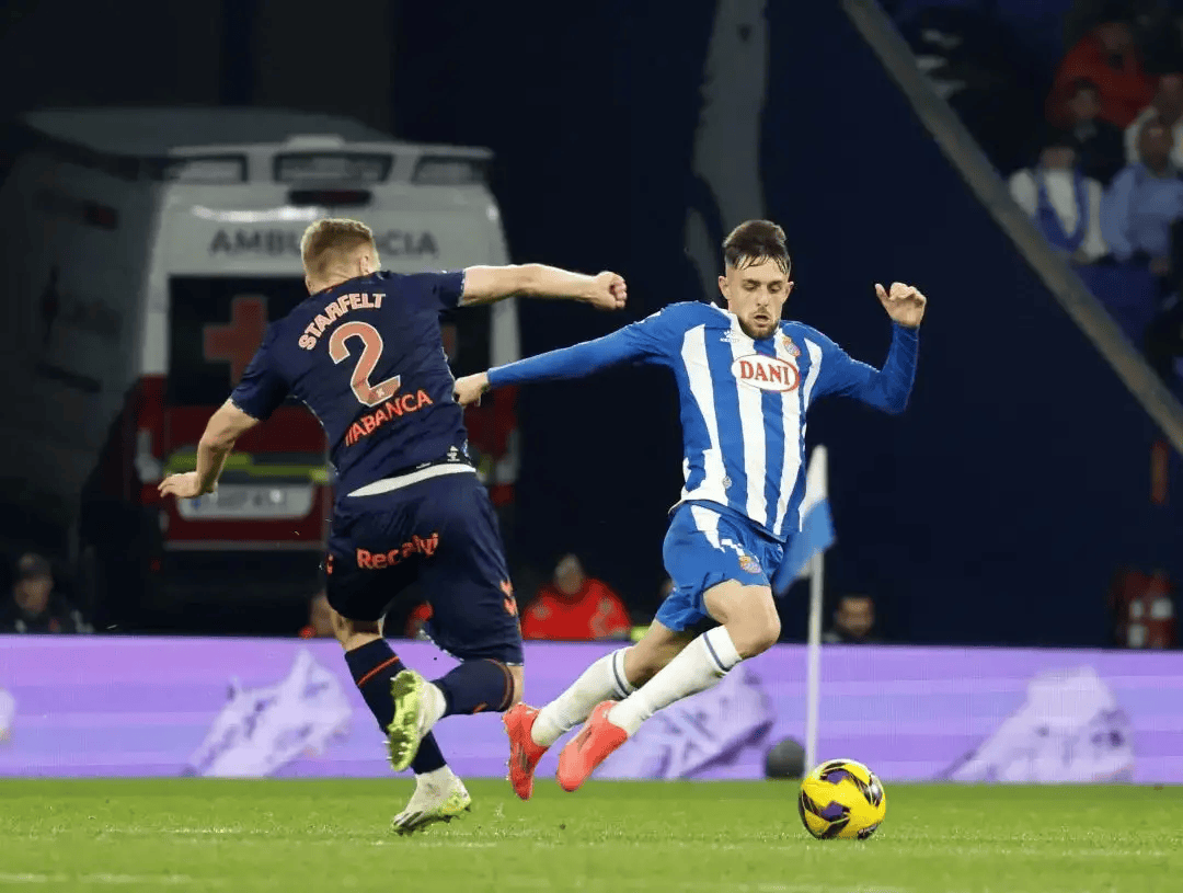 塞尔塔主场告负,降级阴影愈盛 塞尔塔主场告负,降级阴影愈盛