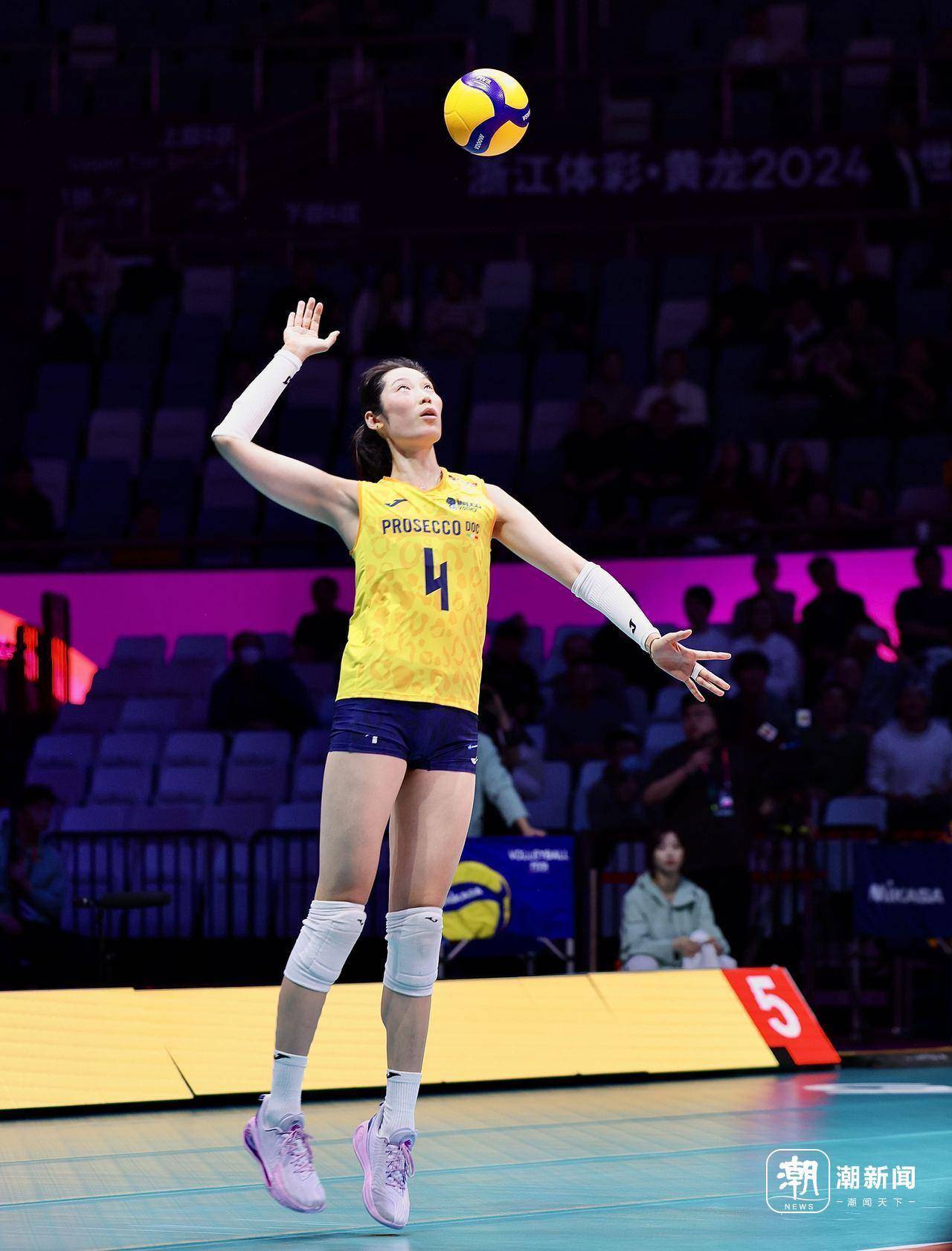 女排实现逆转,夺得金牌彰显冠军气质 女排实现逆转,夺得金牌彰显冠军气质