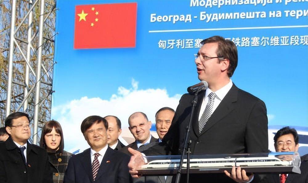 塞尔维亚队在晋级之路上艰难取胜 塞尔维亚队在晋级之路上艰难取胜