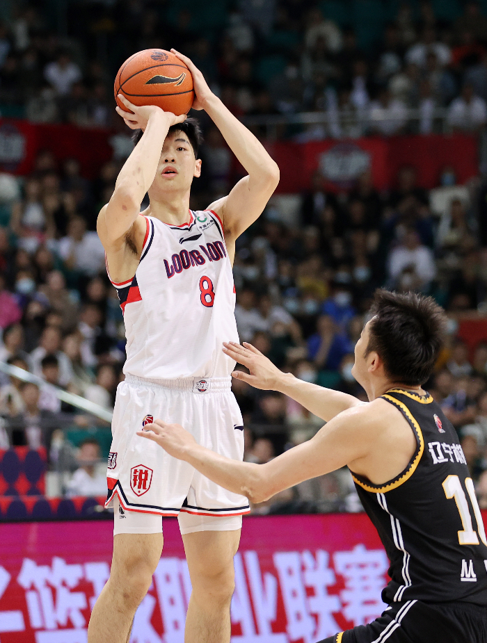 呼和浩特队队员士气高涨,为汽车CBA决赛做好准备 呼和浩特队队员士气高涨,为汽车CBA决赛做好准备