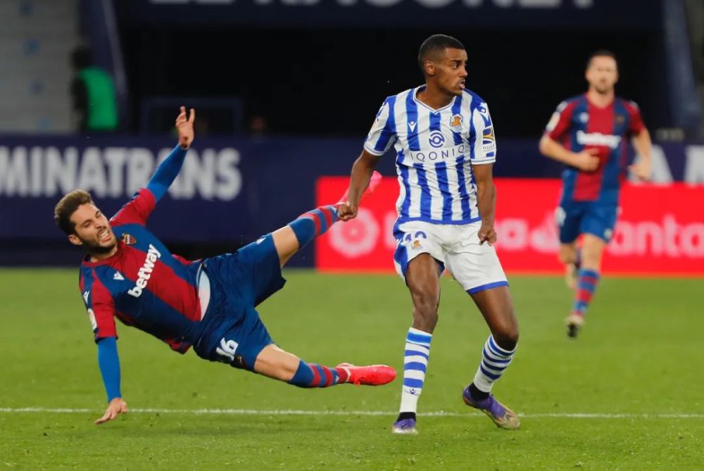 皇家社会击败莱万特,赢得关键胜利! 皇家社会击败莱万特,赢得关键胜利!