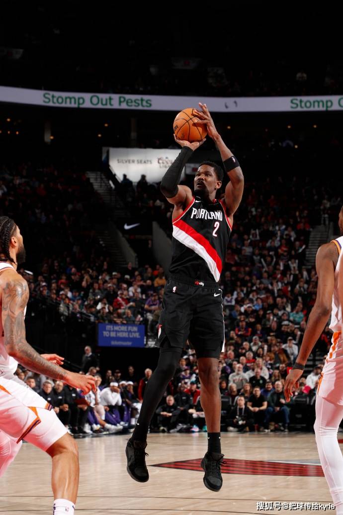 逆转奇迹!太阳客场战胜开拓者终结7连败 逆转奇迹!太阳客场战胜开拓者终结7连败