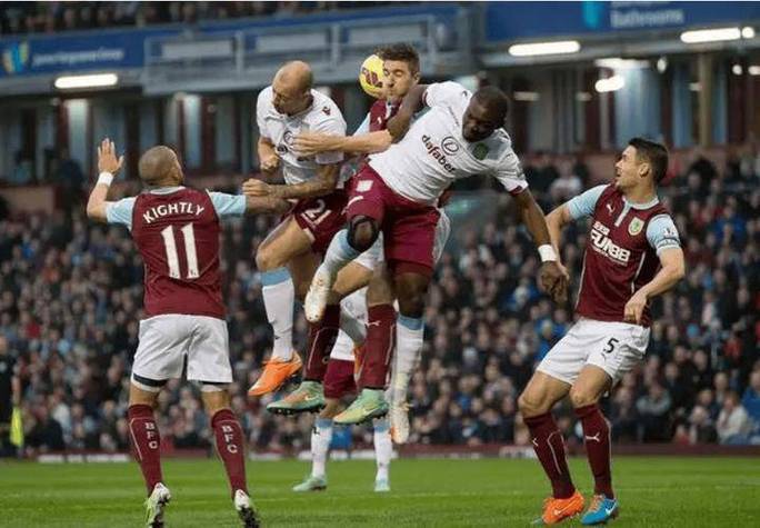 伯恩利主场大胜南安普顿,英超保级形势渐入佳境 伯恩利主场大胜南安普顿,英超保级形势渐入佳境