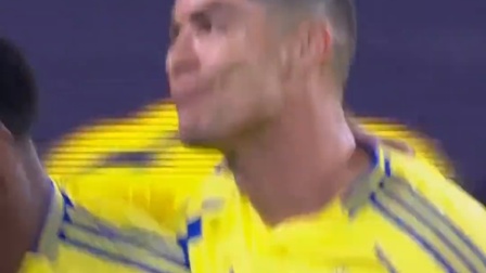 球星头槌破门,燃爆主场! 球星头槌破门,燃爆主场!