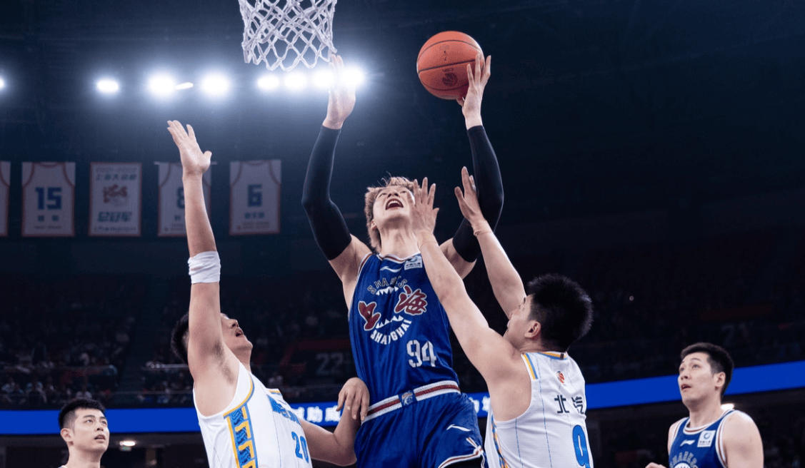 北京队在比赛中取得胜利,获得比赛胜利 北京队在比赛中取得胜利,获得比赛胜利