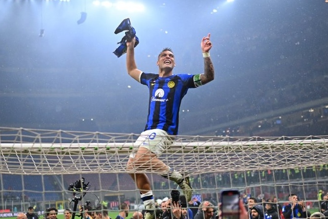 国米客场战胜对手,赢得关键三分 国米客场战胜对手,赢得关键三分