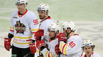 鄂木斯克队惊人表现,赢得掌声 鄂木斯克队惊人表现,赢得掌声