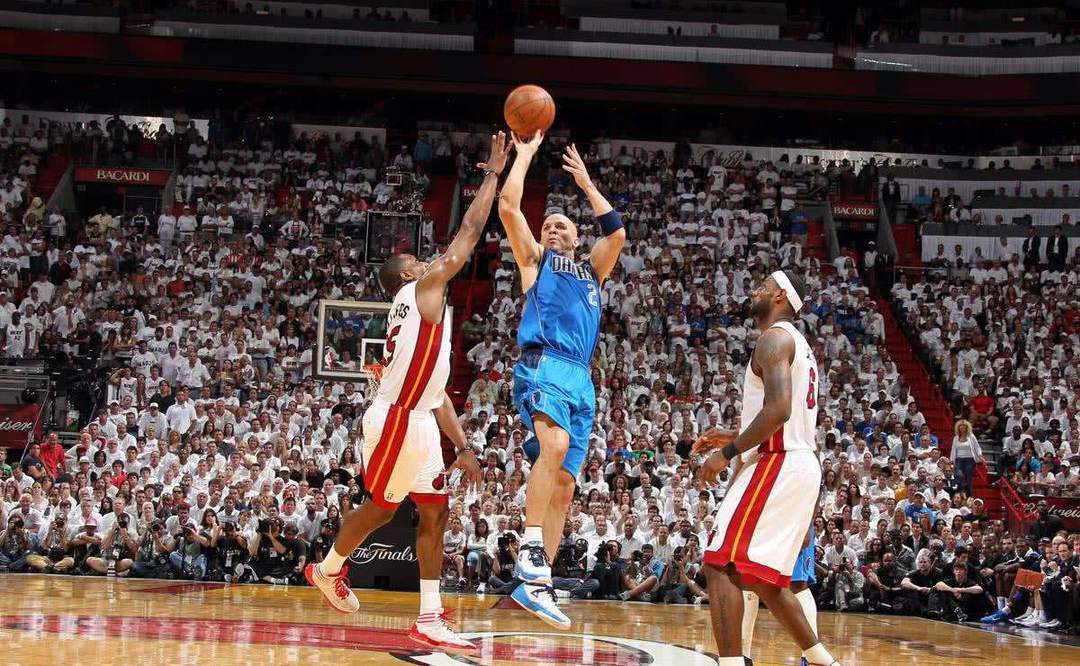 斯洛兹尼在比赛中奉献完美助攻 斯洛兹尼在比赛中奉献完美助攻