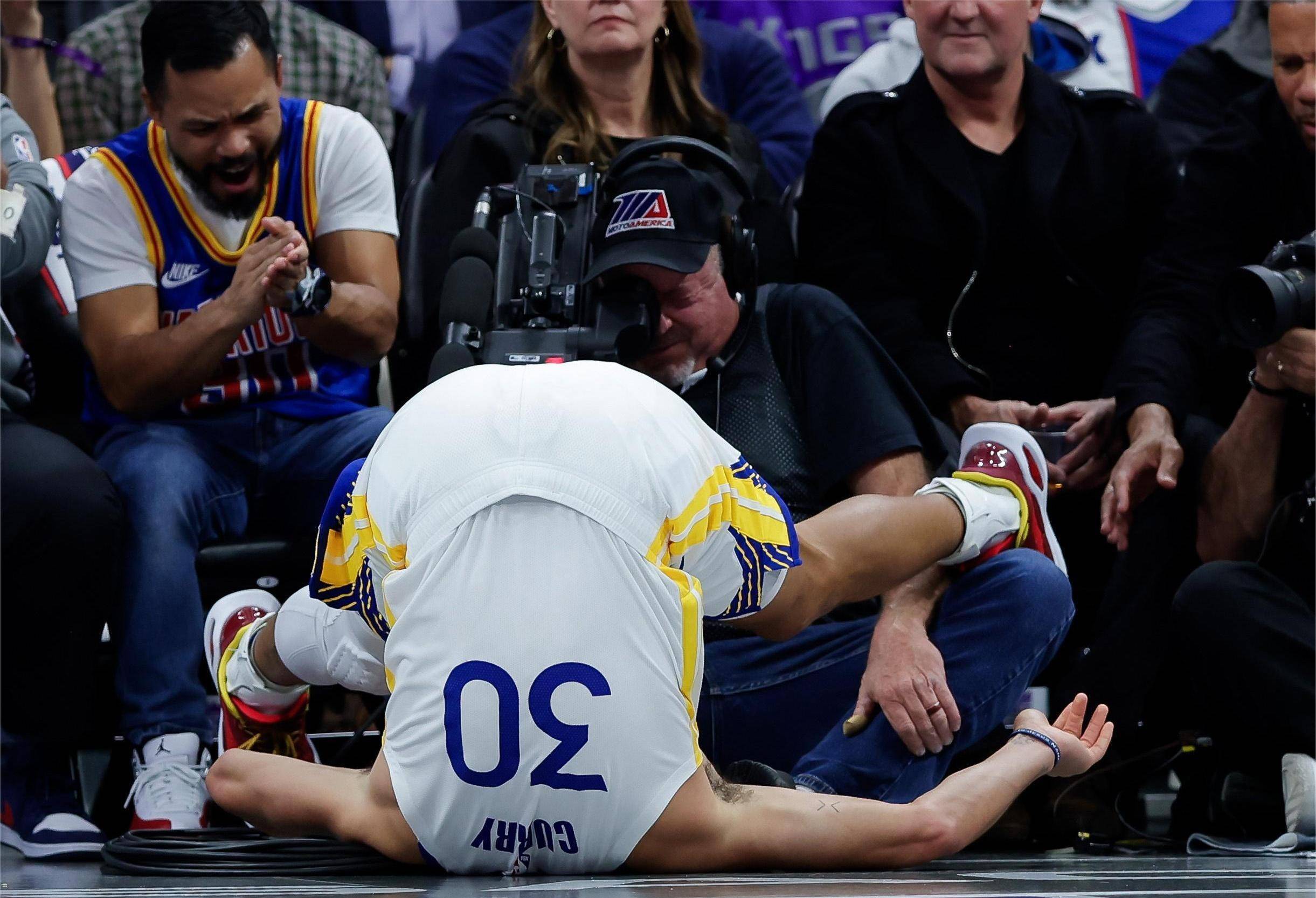 NBA球队公布新赛季阵容,引发球迷热议 NBA球队公布新赛季阵容,引发球迷热议