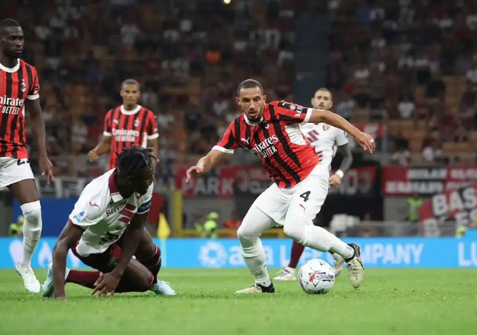 AC米兰苦战告捷,小组出线前景一片光明 AC米兰苦战告捷,小组出线前景一片光明