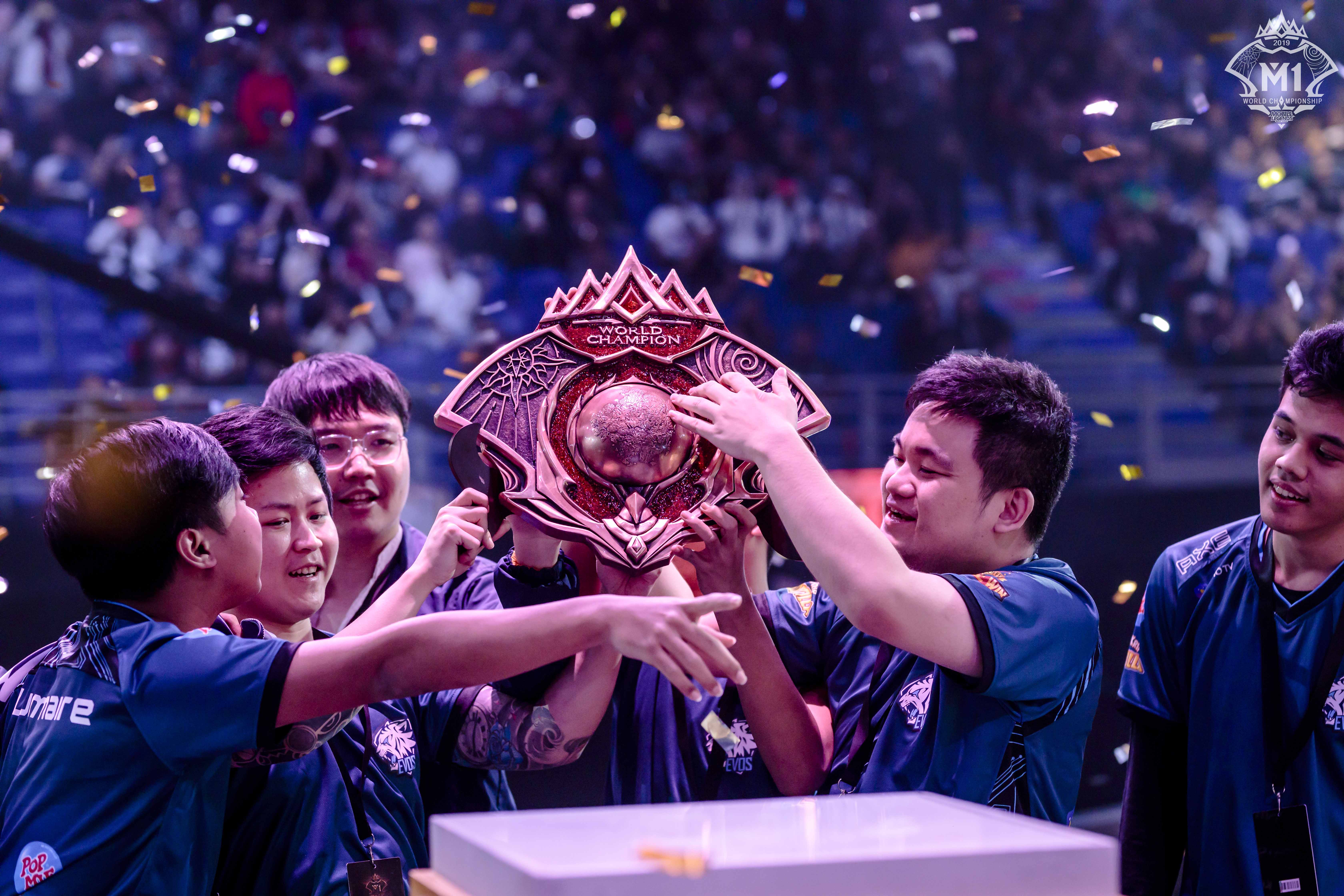 冠军联赛中球员们尽显风采战至最后一刻 冠军联赛中球员们尽显风采战至最后一刻