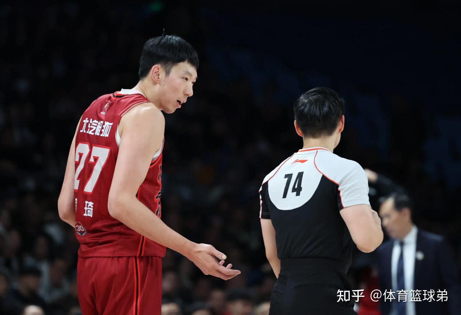 浙江男篮后卫组合爆发,双双得分破20 浙江男篮后卫组合爆发,双双得分破20