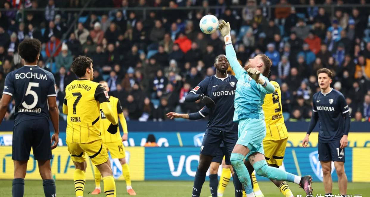 弗赖堡主场失利,遭遇连败压力加大 弗赖堡主场失利,遭遇连败压力加大