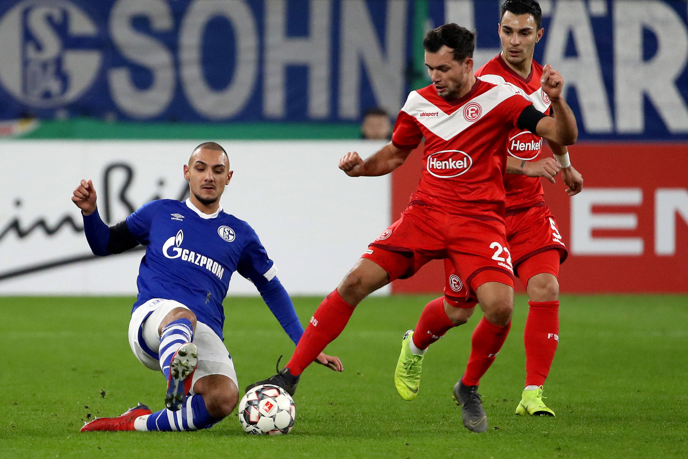 柏林赫塔队斩获重要胜利,巩固联赛战绩 柏林赫塔队斩获重要胜利,巩固联赛战绩