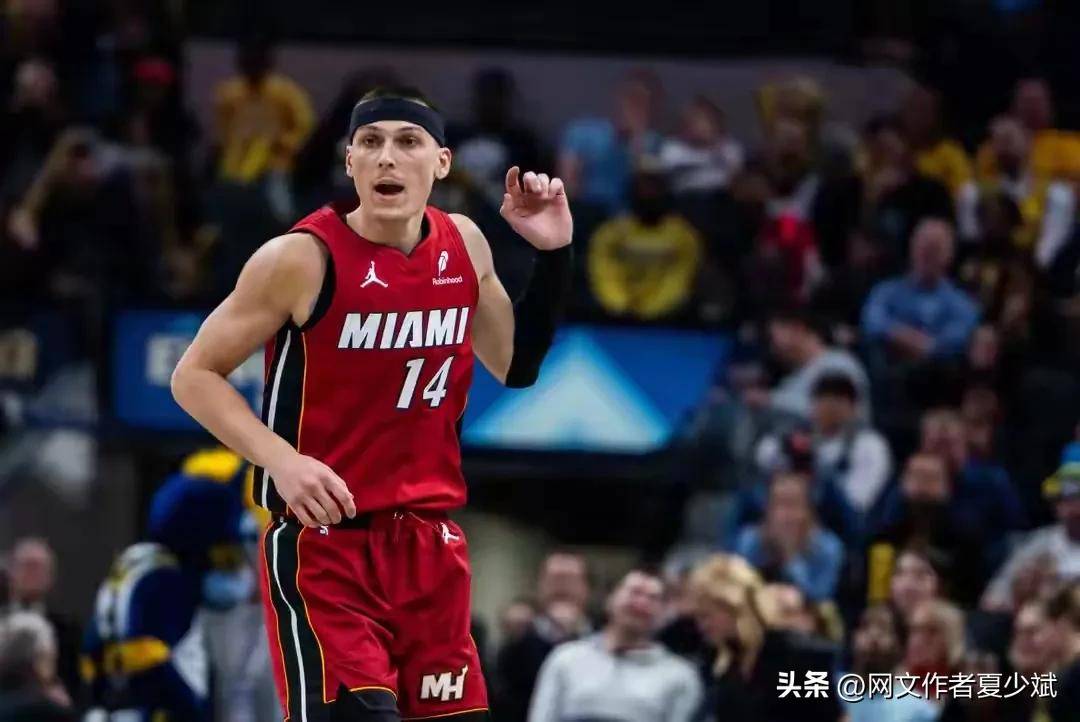 雄鹿外线火力爆发，连战连捷势不可挡