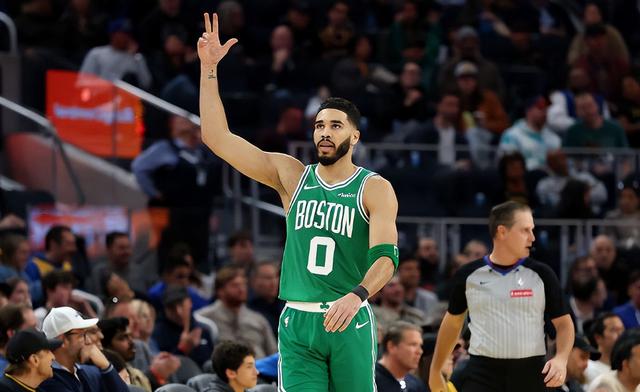 凯尔特人豪取十连胜,领跑不可动摇 凯尔特人豪取十连胜,领跑不可动摇