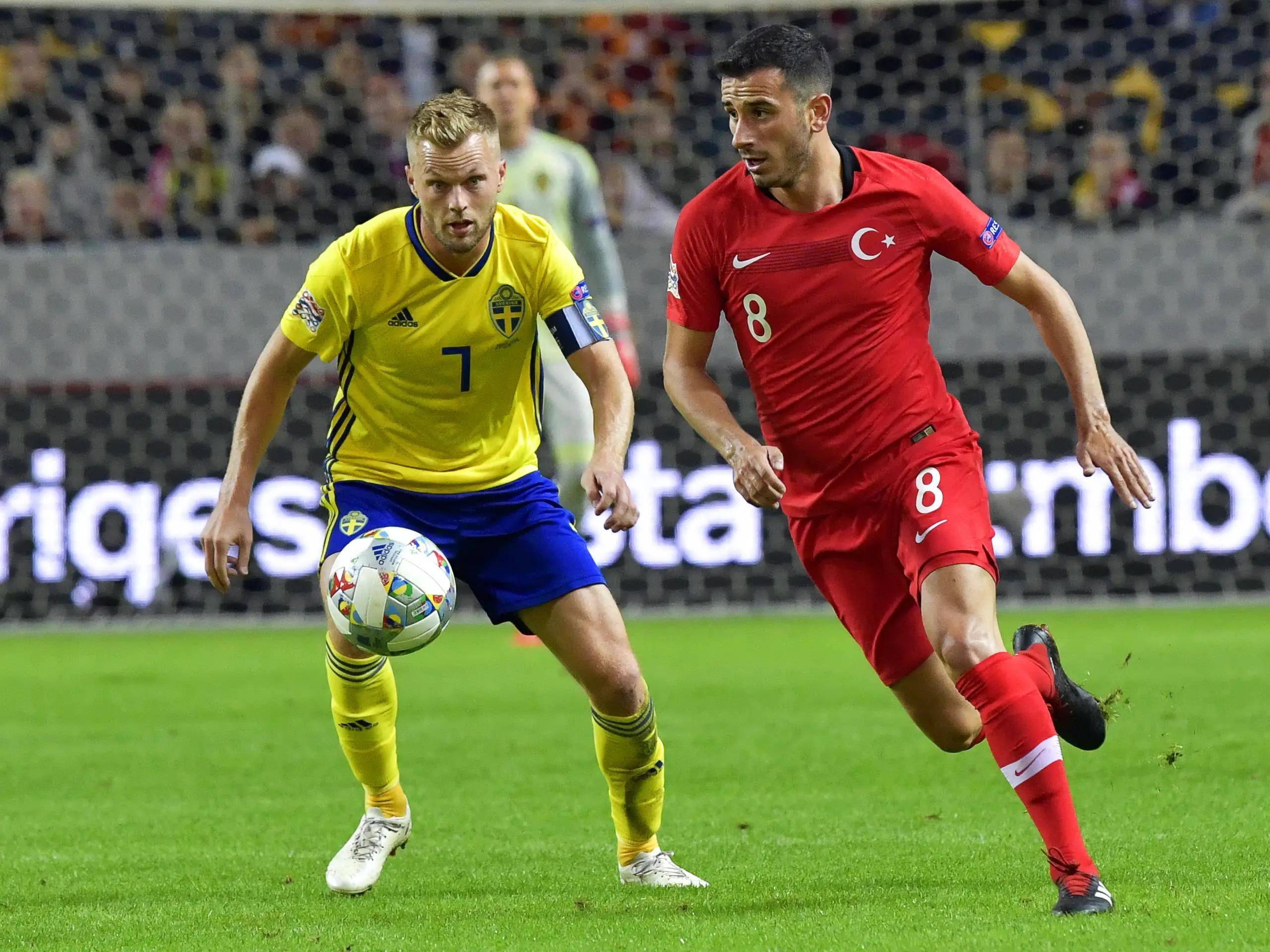 欧国联比赛中球员面临艰难挑战 欧国联比赛中球员面临艰难挑战