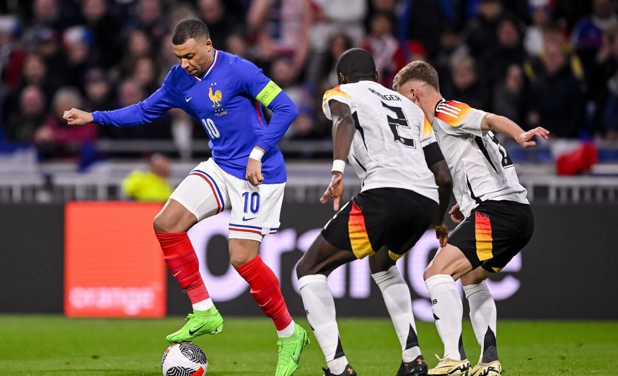 英格兰战胜德国,国家队再次登上巅峰 英格兰战胜德国,国家队再次登上巅峰