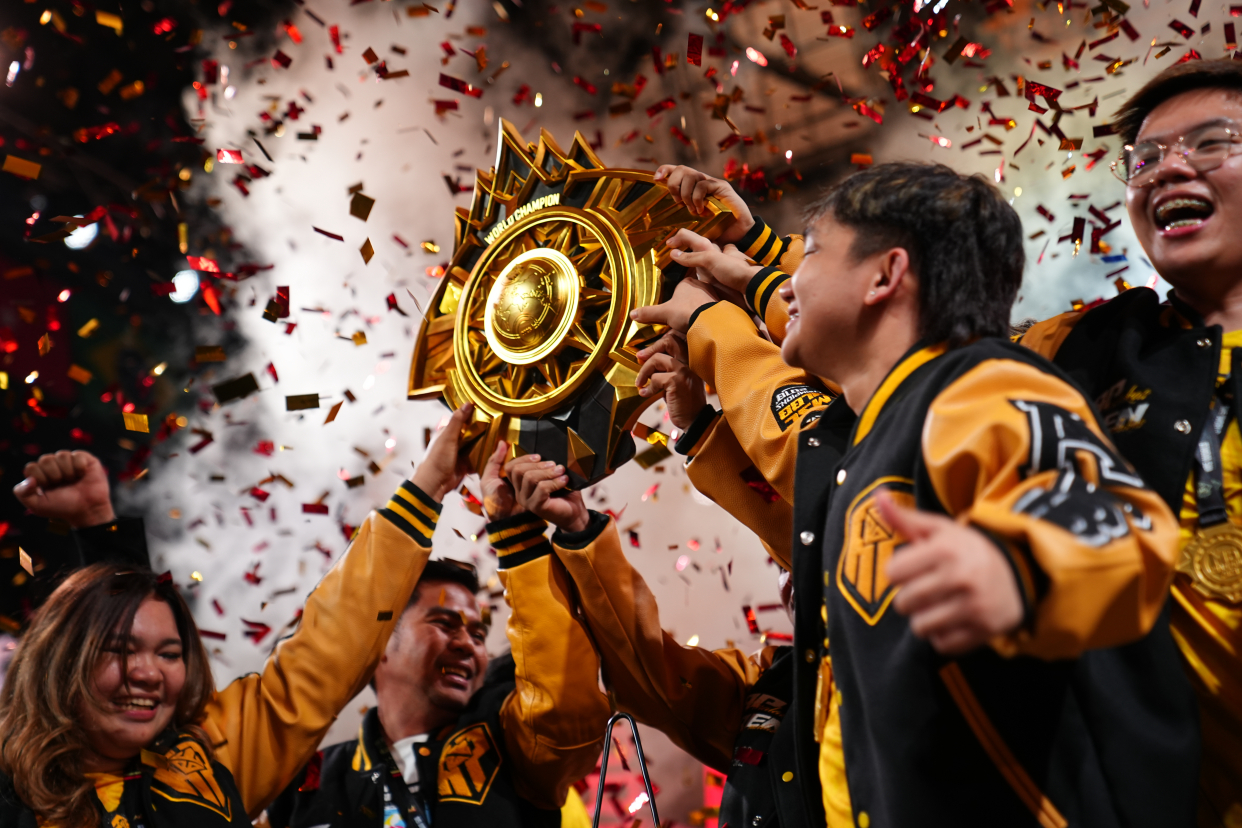 顶级俱乐部球队在国际赛场上鏖战 顶级俱乐部球队在国际赛场上鏖战