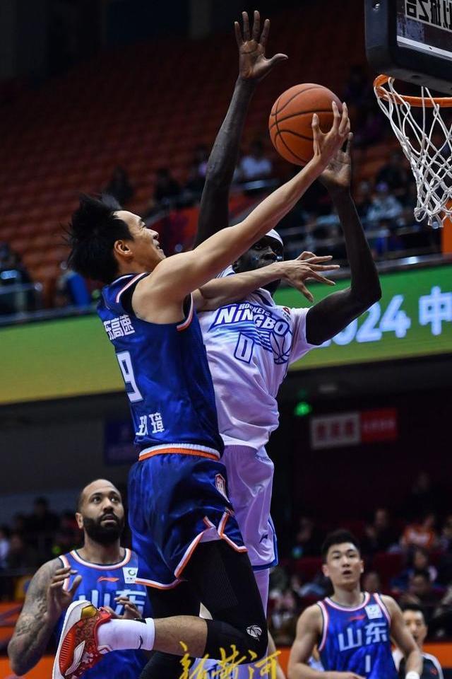 新疆男篮胜利在望，备战信心十足