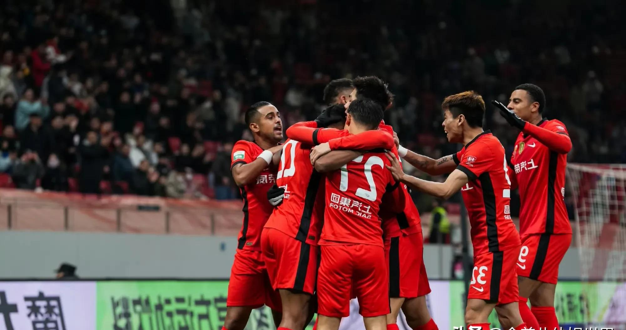 中超劲旅在国际对决中取得胜利,晋级淘汰赛 中超劲旅在国际对决中取得胜利,晋级淘汰赛