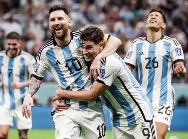 南美洲足坛混战欢呼胜利瞬间 南美洲足坛混战欢呼胜利瞬间