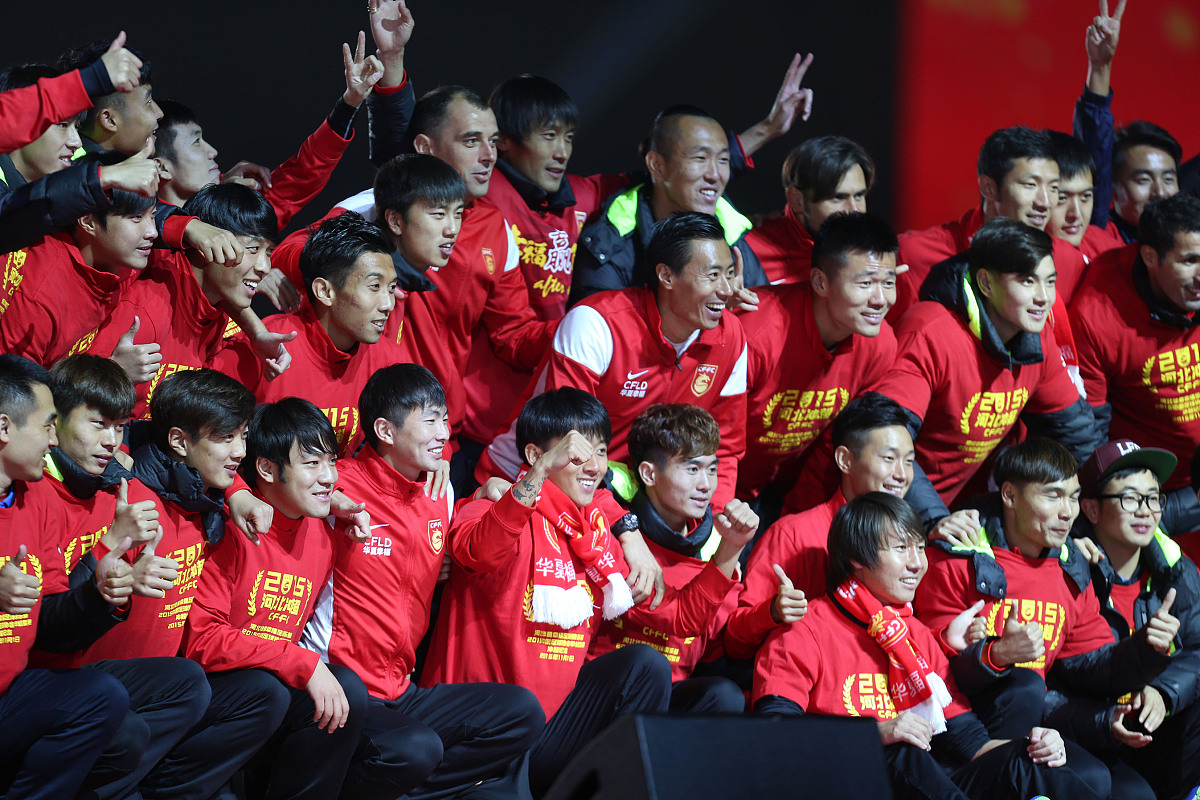 南美洲足坛混战欢呼胜利瞬间 南美洲足坛混战欢呼胜利瞬间