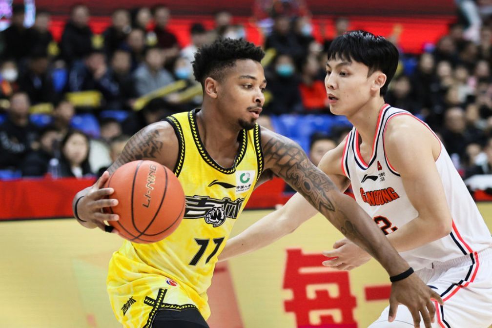 双方球队实力对比,激烈对抗成焦点 双方球队实力对比,激烈对抗成焦点