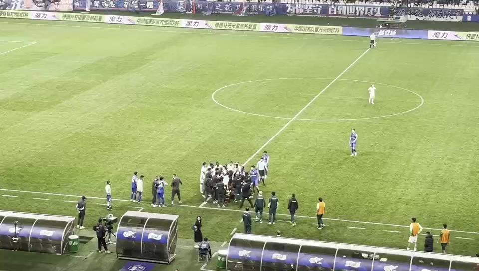 河北华夏幸福将在主场迎战上海绿地申花,火药味十足 河北华夏幸福将在主场迎战上海绿地申花,火药味十足