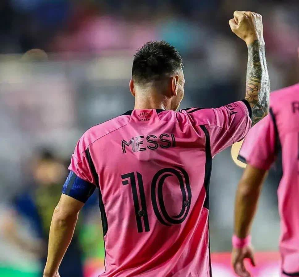 葡萄牙球星梅开二度,帮助尤文图斯取胜 葡萄牙球星梅开二度,帮助尤文图斯取胜