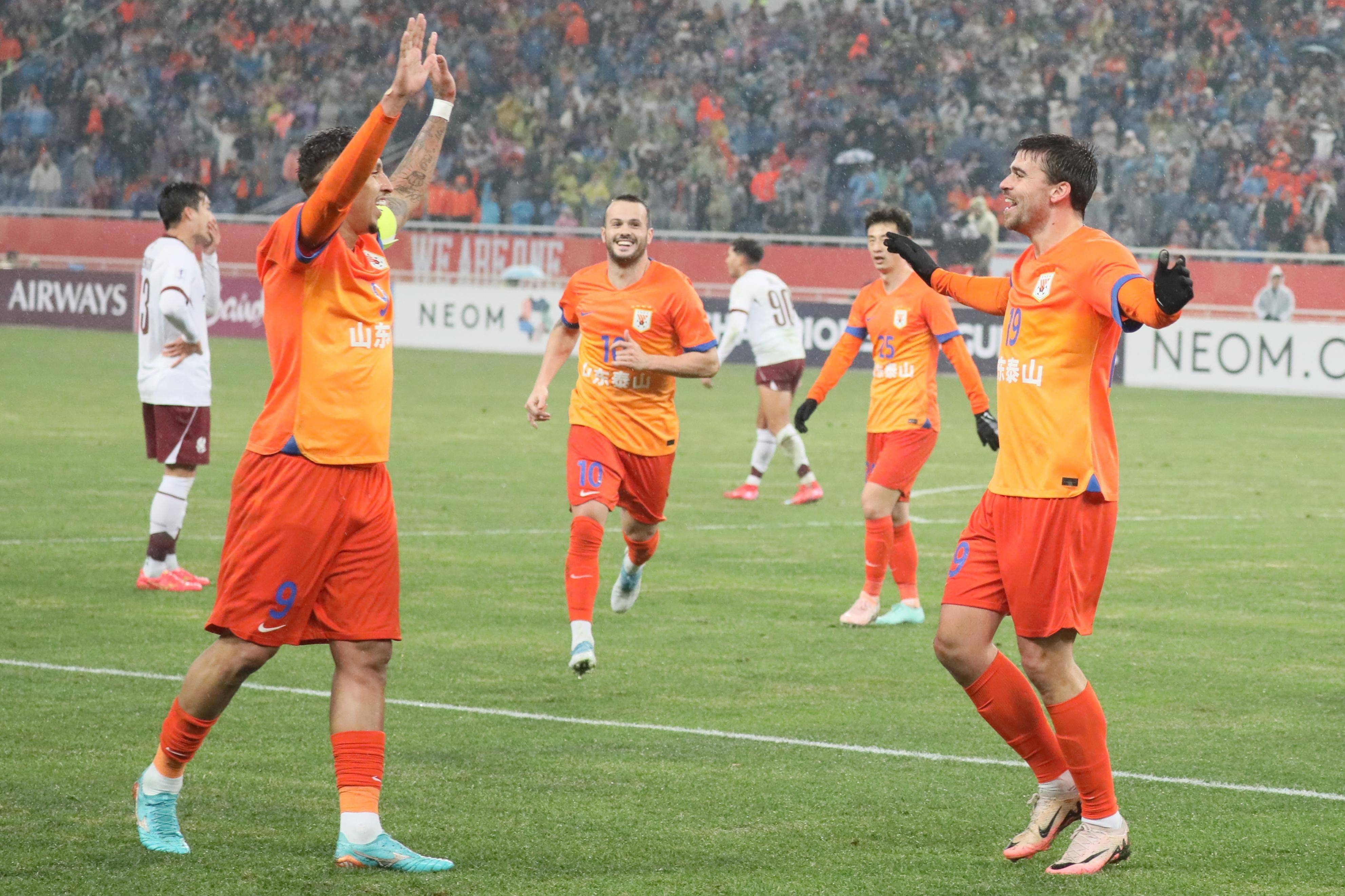 亚冠比赛群雄逐鹿,赛场上演精彩对决 亚冠比赛群雄逐鹿,赛场上演精彩对决