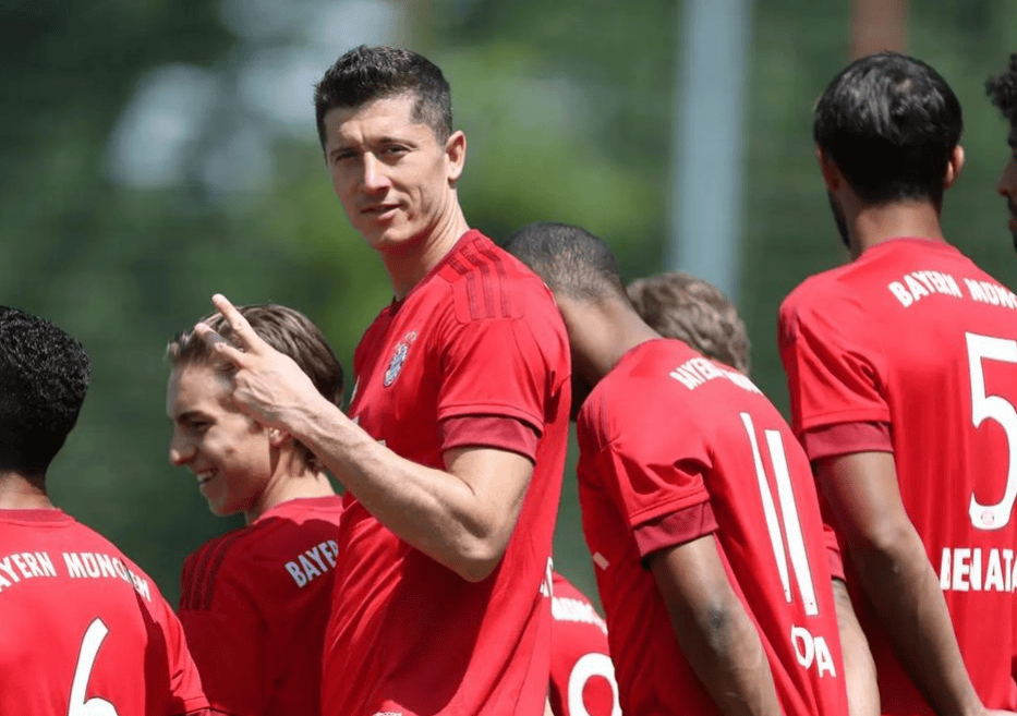 拜仁慕尼黑VS巴黎圣日耳曼:强者争霸 拜仁慕尼黑VS巴黎圣日耳曼:强者争霸