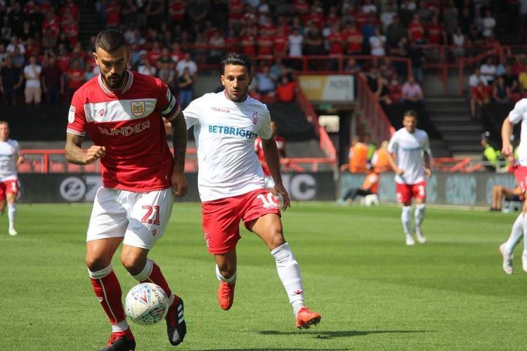 普雷斯顿客场大胜,赢得晋级席位 普雷斯顿客场大胜,赢得晋级席位