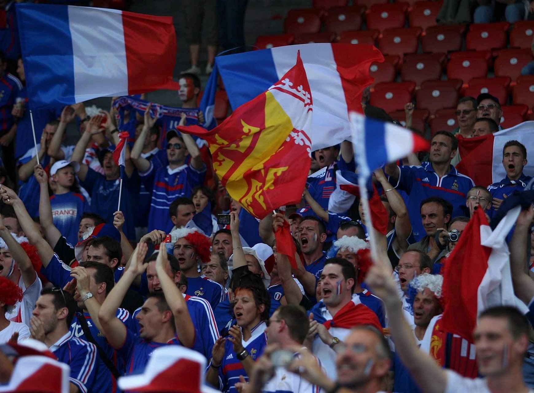 荷兰挑战德国,足球盛宴将在明天上演 荷兰挑战德国,足球盛宴将在明天上演