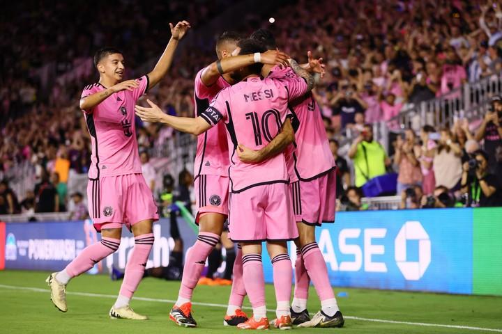 球队技战术娴熟,成功扳回一城取胜 球队技战术娴熟,成功扳回一城取胜