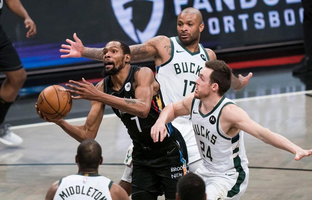 篮网外线射手效率高涨,球队进攻势头猛增 篮网外线射手效率高涨,球队进攻势头猛增