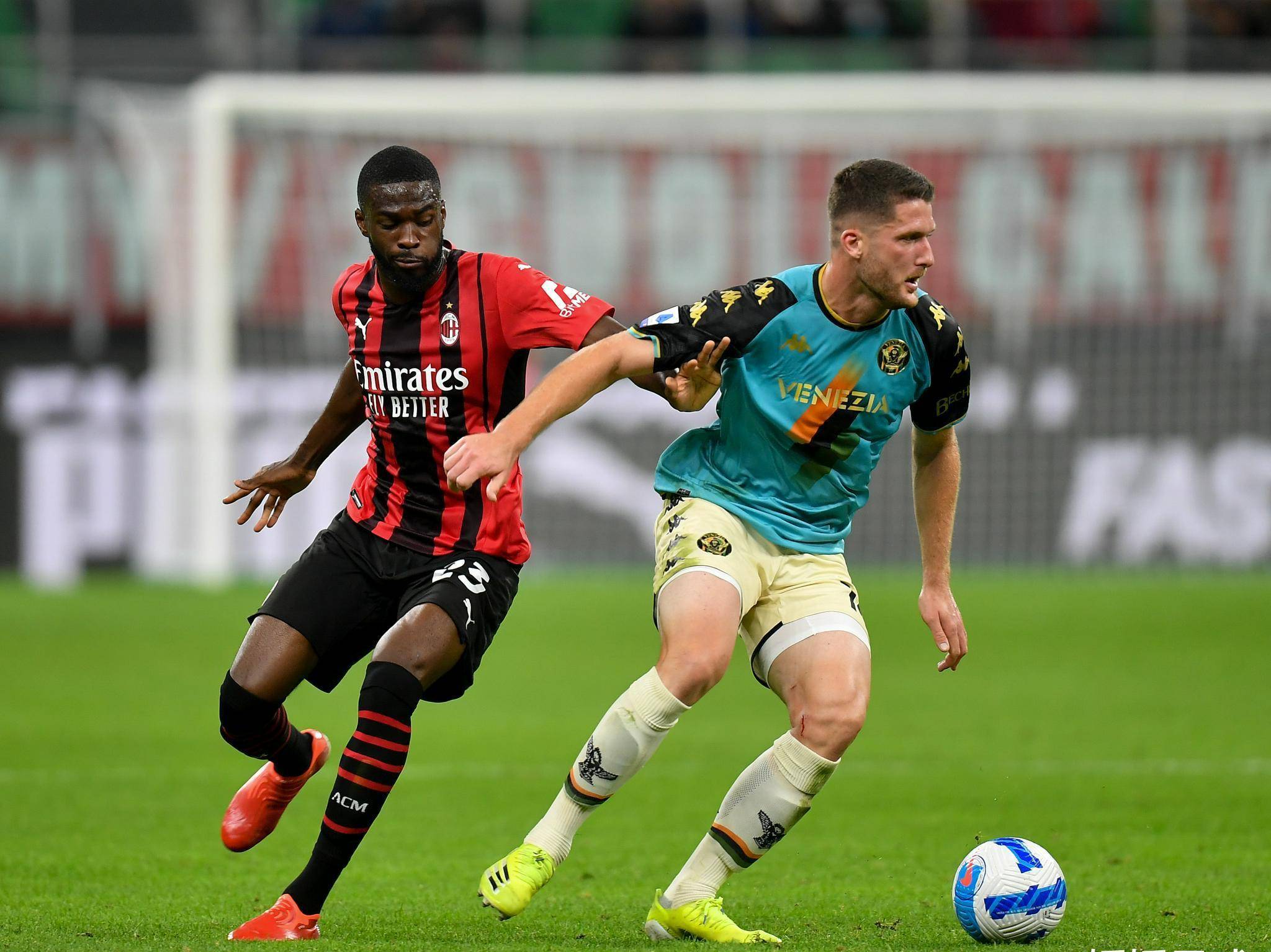 罗杰·马丁内斯建功,佛罗伦萨主场战平热那亚 罗杰·马丁内斯建功,佛罗伦萨主场战平热那亚